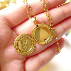 Daisy Round Locket Necklace